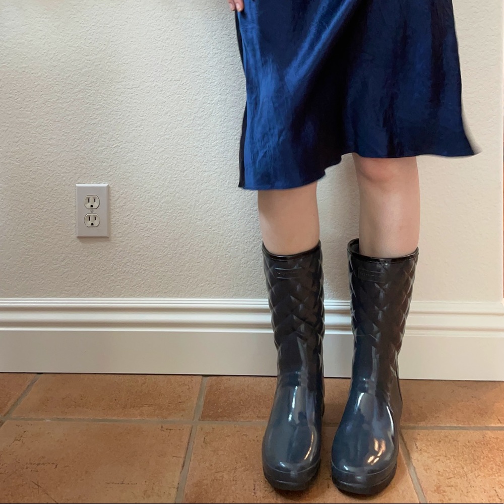 Mint Condition Navy Blue Quilted Waterproof Hunter Rain Boots Size 8 Womens US